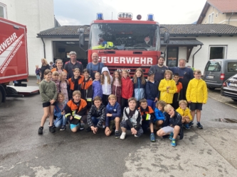 Tatü Tata, die Feuerwehr ist da – Die Klasse 3 besucht die Feuerwehr GHH